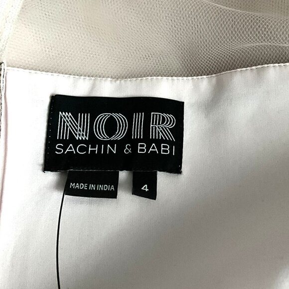 NOIR by Sachin & Babi Floral Applique Gown-Size 4 - Picture 5 of 8